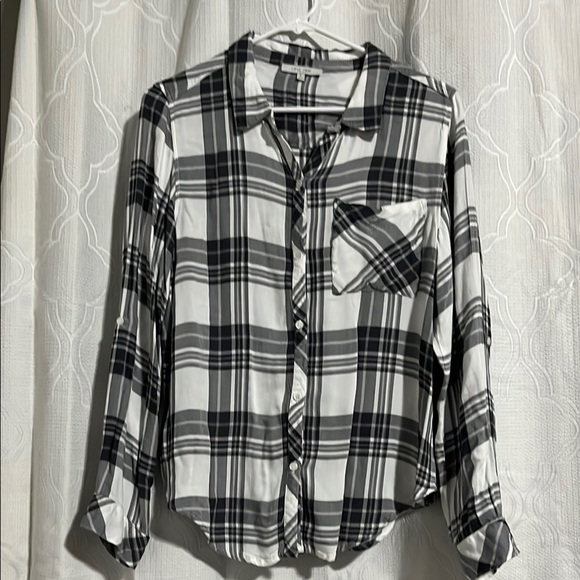 Love Tree Tops - Love Tree Black, White & Gray Plaid Button-Up Shirt - Size Large